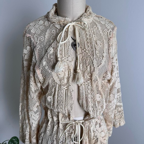 Vintage 70s cream white crochet lace, ribbon details cardigan, sheer Size S - Picture 3 of 7